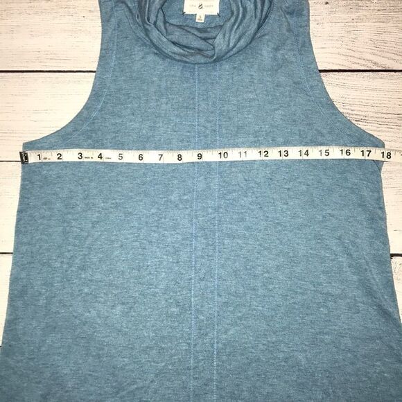 Lou & Grey Heather Blue Sleeveless Turtleneck Top - Picture 5 of 7